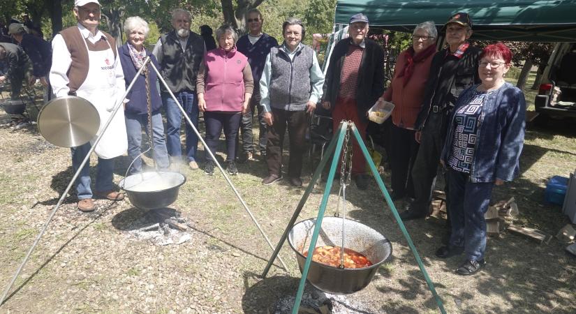 Nem majális, mégis ünnep Magyarhomorogon