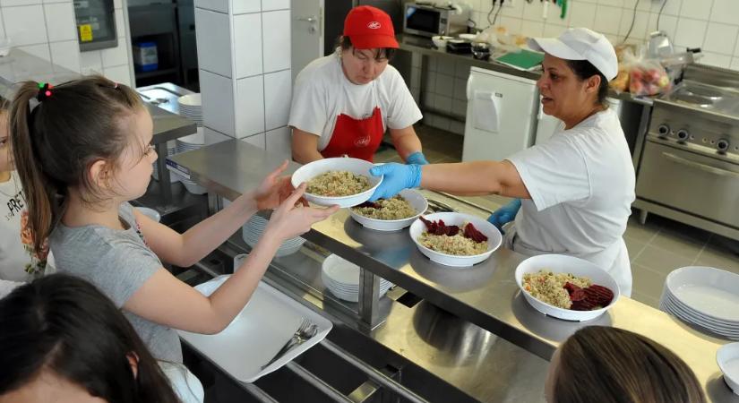 Nincs rá se jogalap, se minisztériumi engedély, a Kréta üzemeltetője mégis a rendszerükön keresztül szedetné be az ebédpénzt