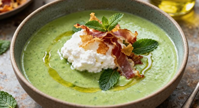 Mentás zöldborsókrémleves sült prosciutto-val és fetahabbal - ez a recept lesz az új tavaszi kedvence!