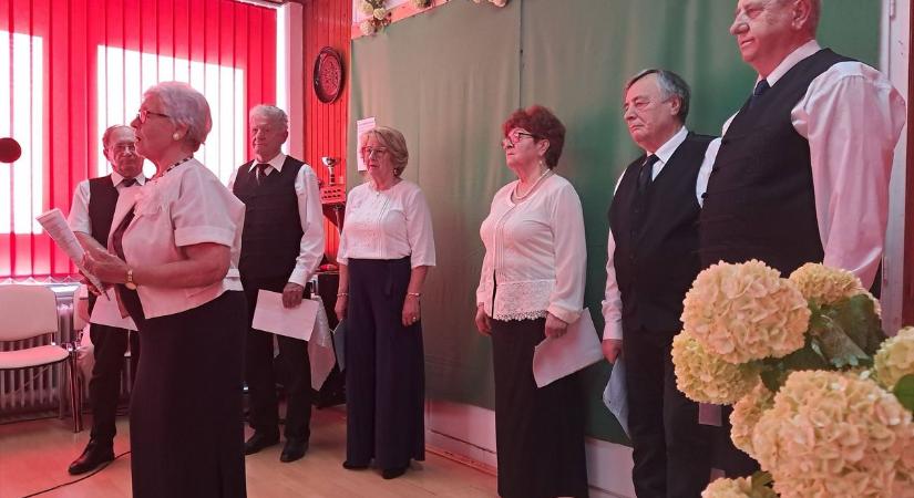 Anyák napi ünnepséget tartottak a Jereván lakótelepen - fotók, videó