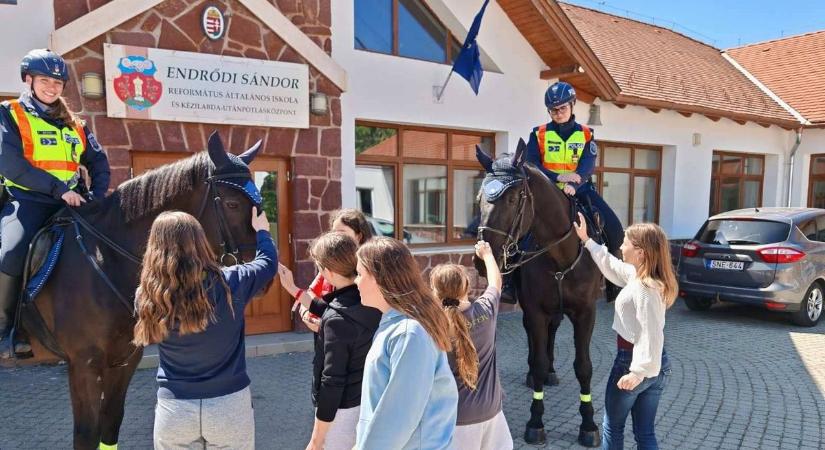 Különleges rendőri jelenlét a Balaton-partján (galéria)