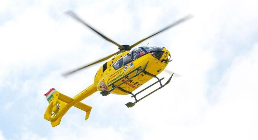 Mentőhelikopter érkezett a kislányért a hevesi településre