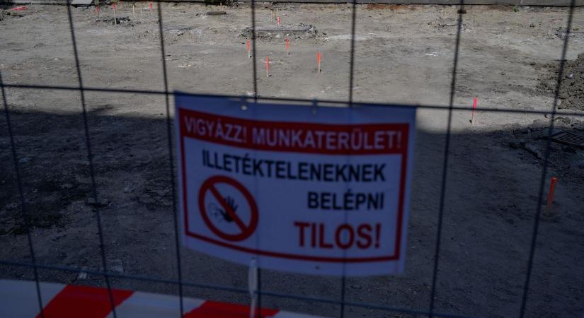 Felforgatták a belvárost: így néz ki most a Károlyi utcai betonkatlan