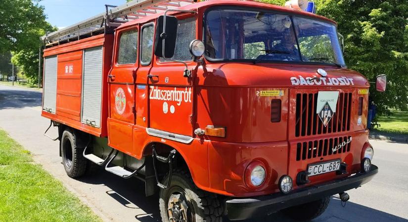 Megnyílt az időkapu Zalaszentgróton – retro lázban égett az egész város (galéria, videó)