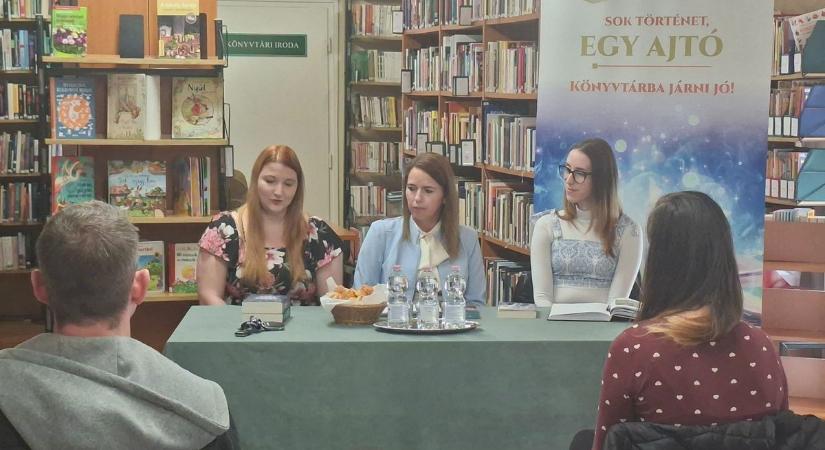 Történetek három tollból – Irodalmi est a könyvtárban