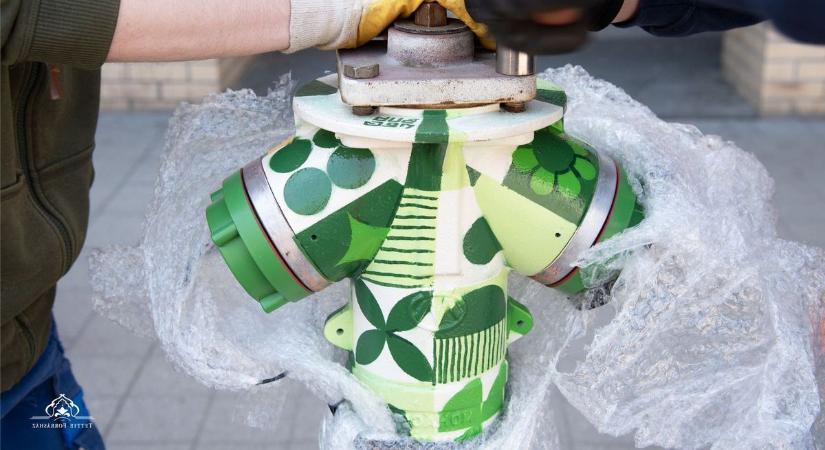 Színes tűzcsapok hódítják meg Pécs belvárosát: újabb FlowPontok jelentek meg