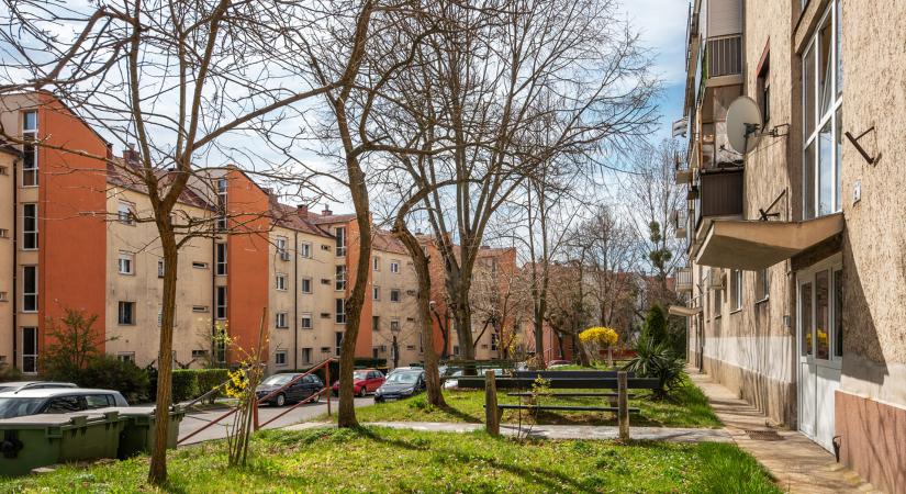 Komló, a dombok és völgyek modern városa