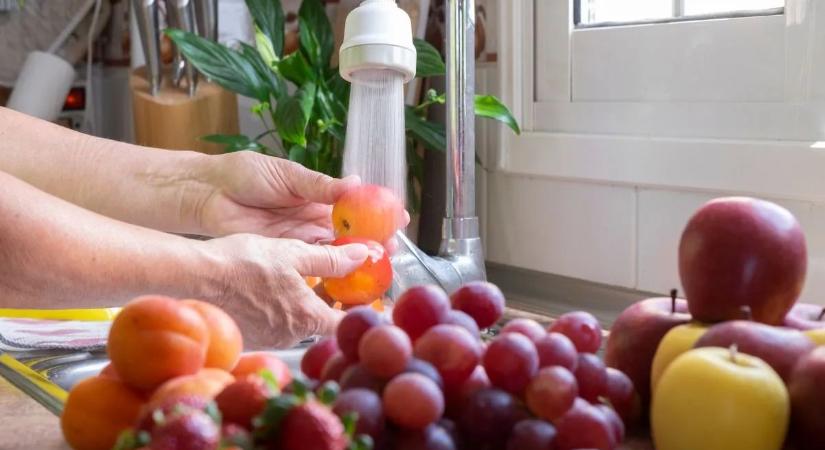 Súlyos hibát követ el, ha mosás nélkül eszi ezeket a tavaszi gyümölcsöket és zöldségeket