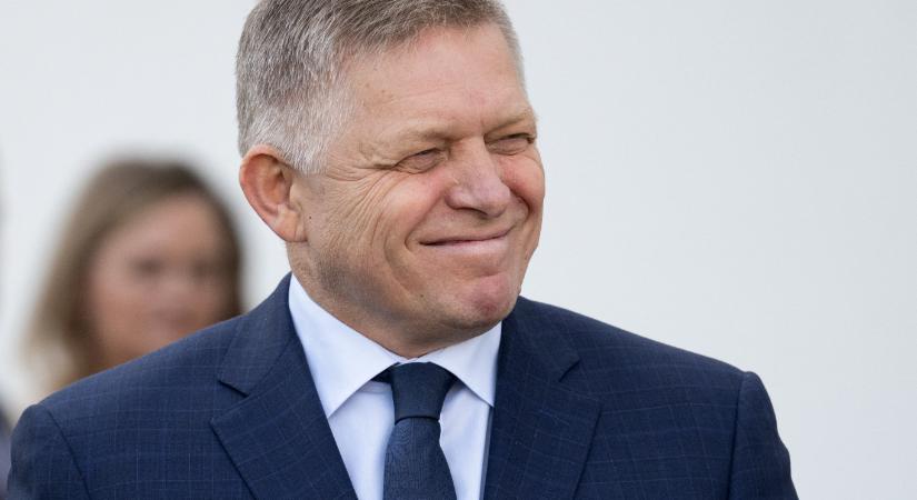 Telefonon egyeztetett Fico és Zelenszkij, kölcsönös látogatásokat terveznek Pozsonyba és Kijevbe