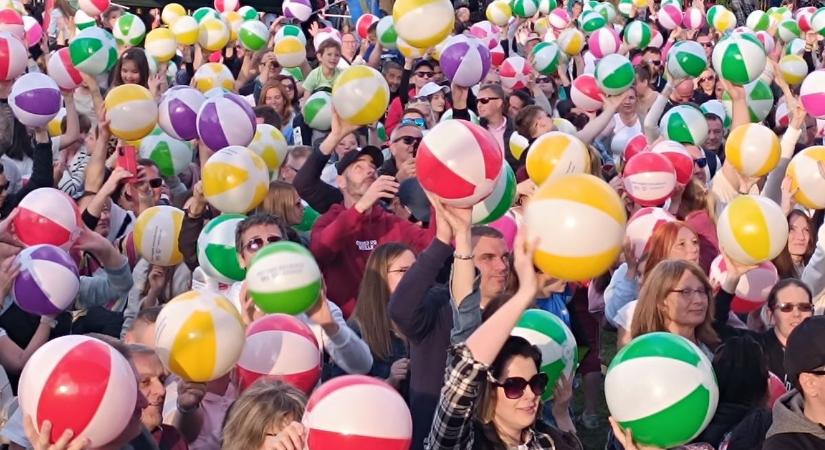 Sikerült a nagy dobás: országos csúcs született a siófoki Nagystrandon