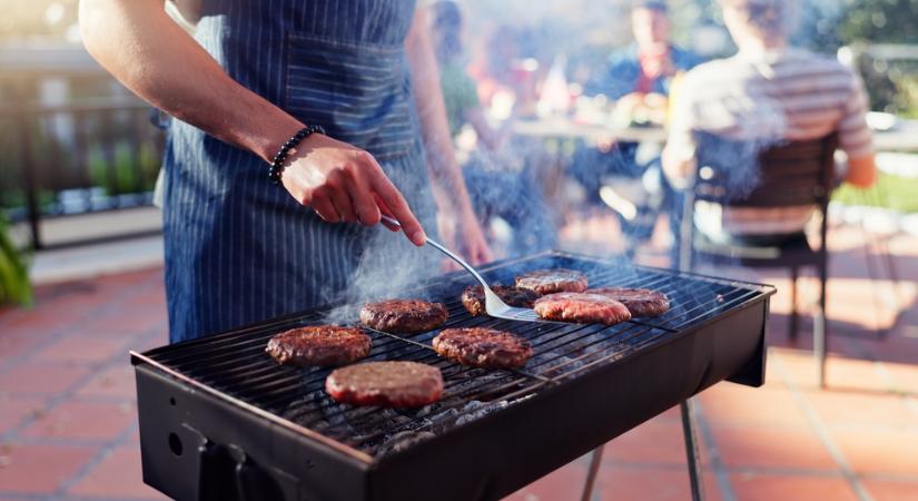 Megkezdődött a grillszezon, de mi kerül valójában a tányérunkra? Ezekre a szabályokra mindenképpen érdemes figyelni