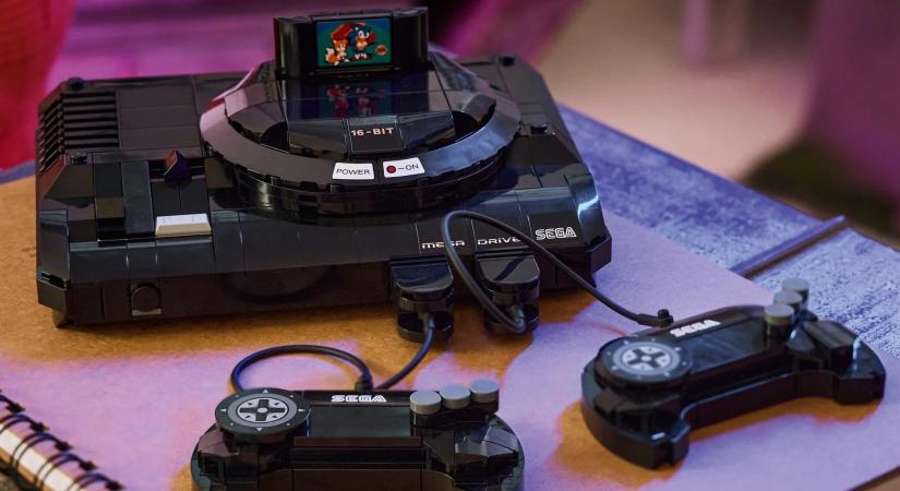 Vadonatúj szettet jelentett be a LEGO, amivel megépíthetjük, aztán kirakhatjuk a polcra a Sega legendás játékkonzolját, a Mega Drive-ot