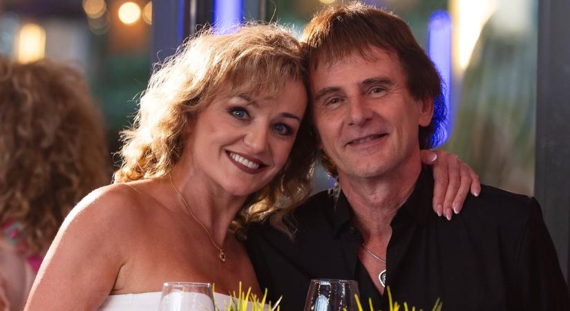 Szandi szívszorító sorokkal üzent a fiának: „Melletted leszünk, bármerre is visz az utad”
