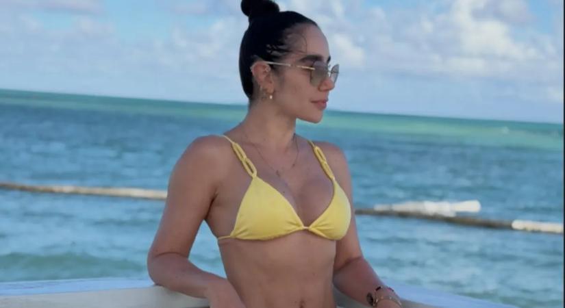 A latin díva, Paola Jara átható tekintetével megigéz, miközben brutál melleket villant – dögös galéria