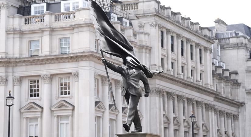 Az éj leple alatt csempészett Banksy egy szobrot London belvárosába