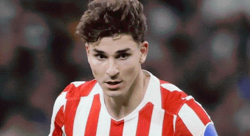 Julián Álvarez túl drága az FC Barcelonának, a Marca szerint mást vesznek meg Lewandowski helyére