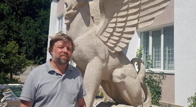 Az ukránok által műkincsrablással vádolt orosz régész most szabadult a börtönből, de a nyáron már visszamenne a Krím-félszigetre folytatni az ásatásokat