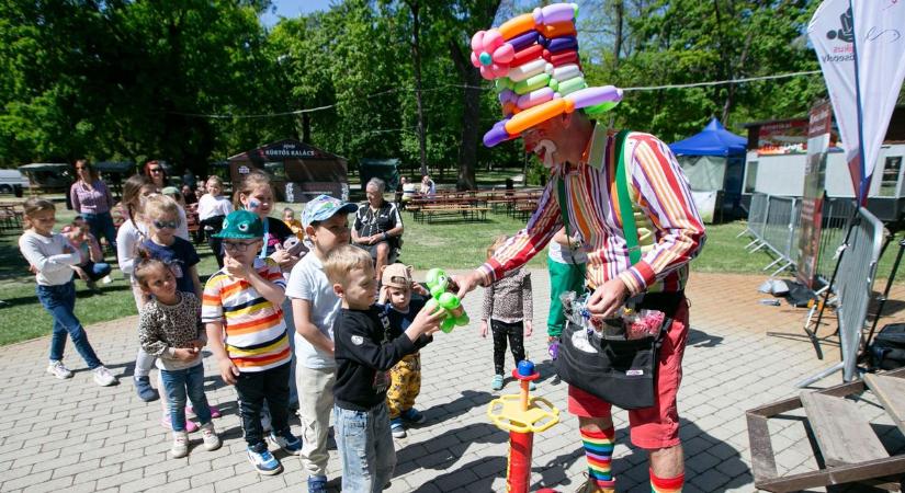 A kalocsaiaknak kijutott a jóból a hosszú hétvégén, színes programokkal várták a családokat  fotók
