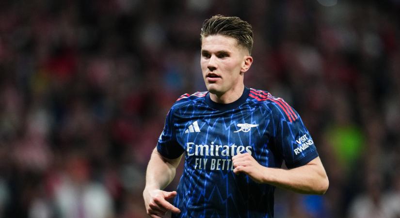 Átigazolás miatt dobta, most újra együtt van barátnőjével az Arsenal csatára