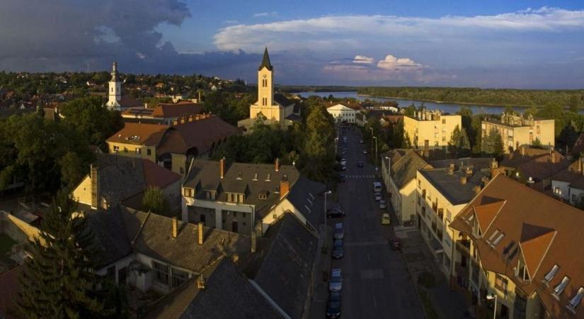 Ilyen luxusvillát kap Pakson 250 millió forintért