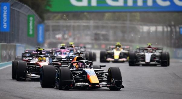 Verstappen: Hamilton időt pazarolt a miami sprinten