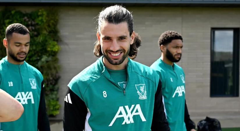 Elcsattant a puszi a Liverpool edzésén, Szoboszlairól van szó - Videó