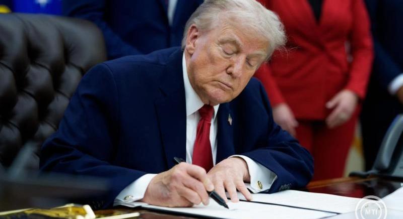 Donald Trump megszűntnek nyilvánította az Iránnal folytatott "fegyveres harcot"