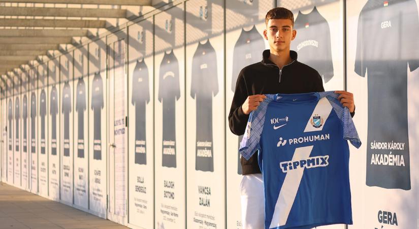 2010-ben született fiatal csatár mutatkozott be a magyar bajnokságban