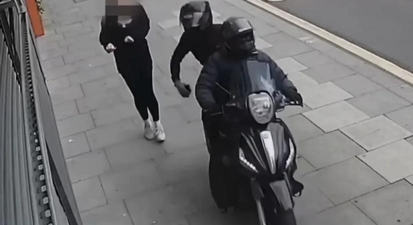 Mi az a „snatch and grab” módszer, amivel mobiltelefonok tízezreit lopják el Londonban?