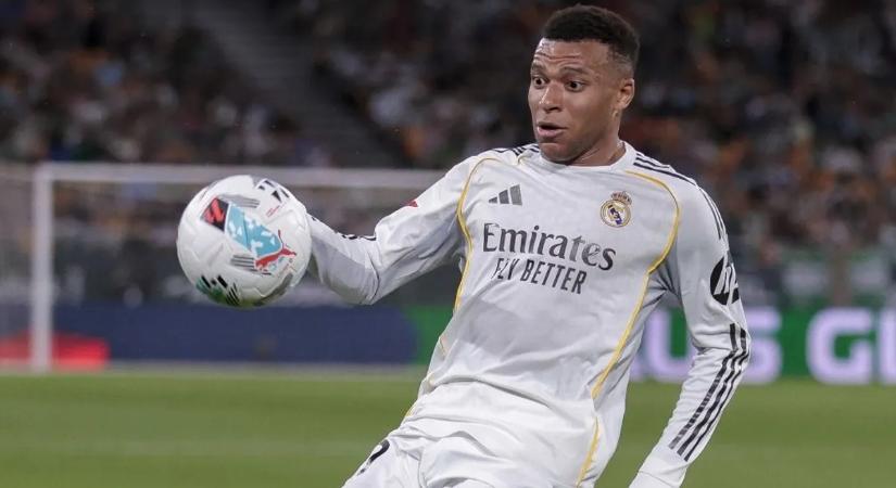 Mbappé kiverte a biztosítékot Madridban, a barátnőjével utazgat a sérülése alatt – képek