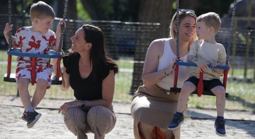 Nem is gondolnád, honnan indult az anyák napja – és miért bánta meg az alapítója