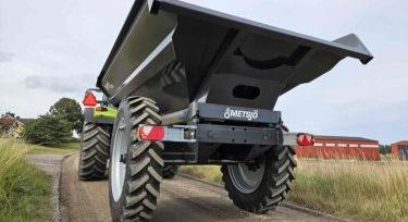 Metsjö – állítható nyomtávolságú kőszállító pótkocsi