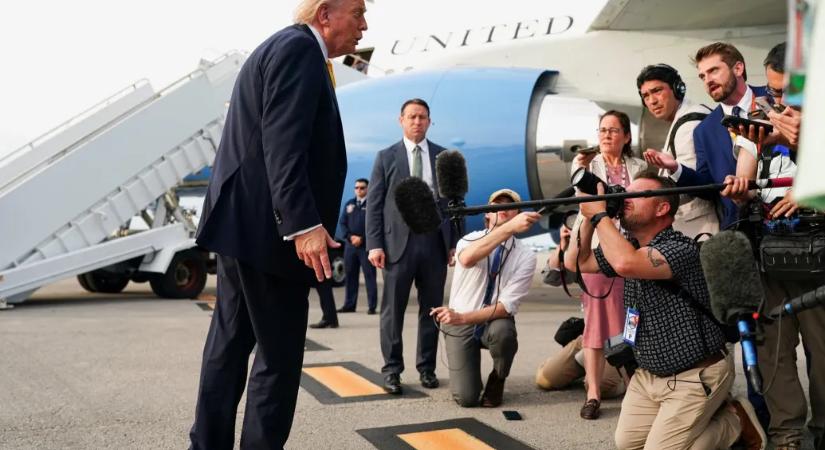 Donald Trump átböngészi Irán 14 pontját, de nem túl lelkes