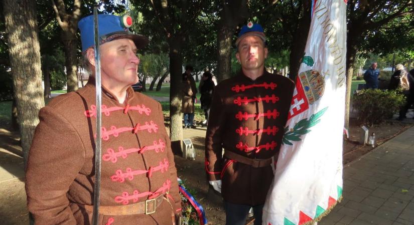 A hazának, a történelemnek tesz szolgálatot - Vallja Szalay Pál, rábaközi honvéd hagyományőrző - videó