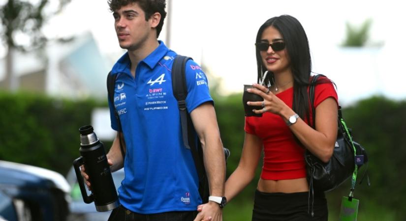 Új barátnője van az F1-es szívtiprónak: gyönyörű hölgy rabolta el a szívét, szebbet nem is találhatott volna