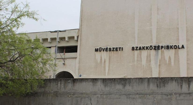 Óriási buli hajnalig: újabb 2011-es szalagavatós fotók kerültek elő – felismered magad? (GALÉRIA)