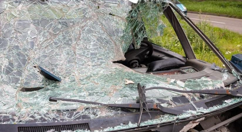 Karambol bénítja a forgalmat Szolnok és Rákócifalva között