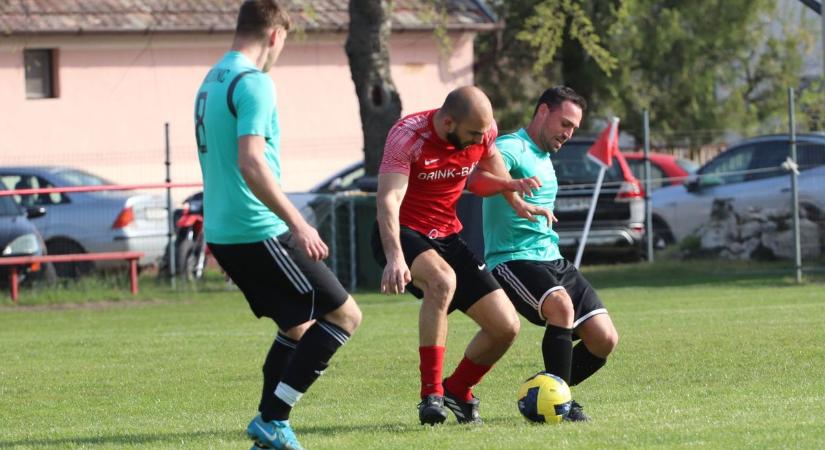 Szenzációs győzelmet aratott a Nyárlőrinci LSC az éllovas vendégeként
