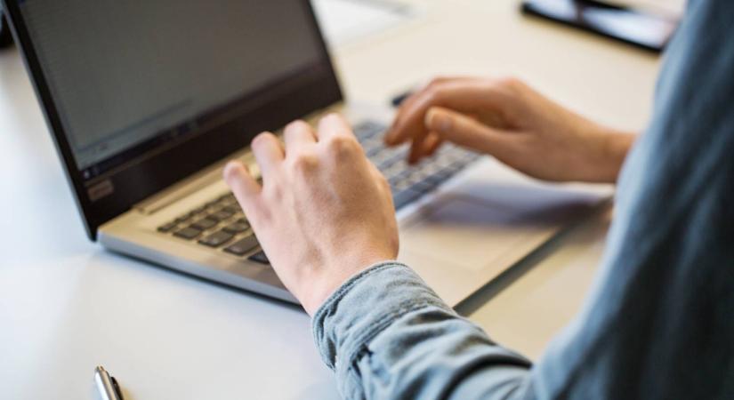 Egy férfi mesterséges intelligenciával jelentkezett állásokra – megdöbbentő eredmények