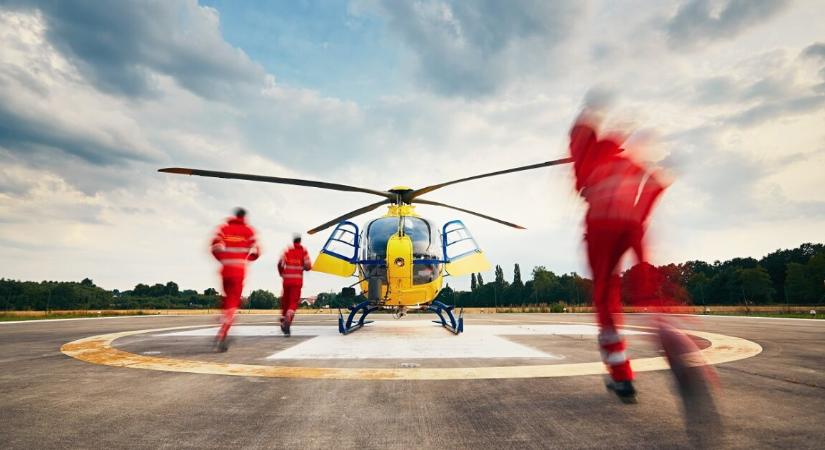 Villanyoszlopnak csapódott hat középiskolás diák – mentőhelikopterek is érkeztek