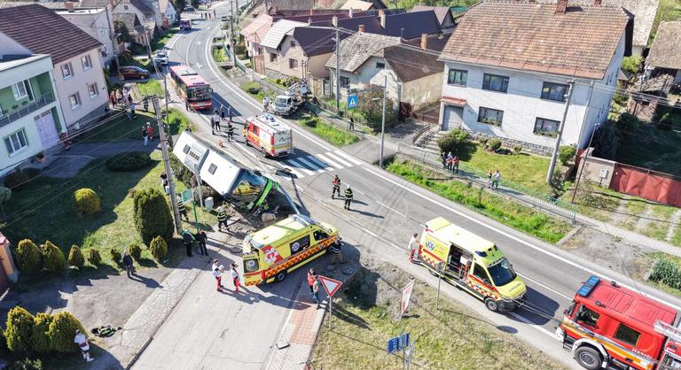 Magyar érintettje is van a Szlovákiában történt nagy buszbalesetnek