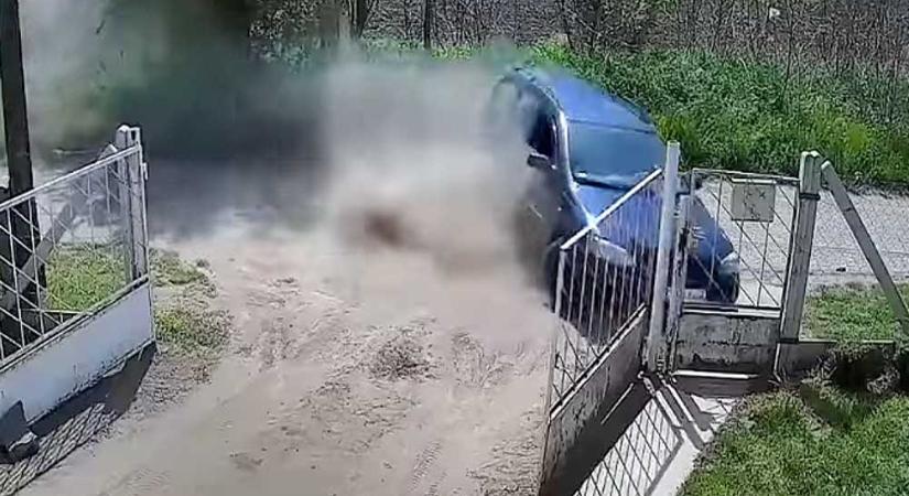 Kertvárosban száguldozott, majd letarolta a kerítést