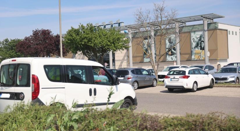 A Pécs Pláza mellé érkezett volna az Auchan?