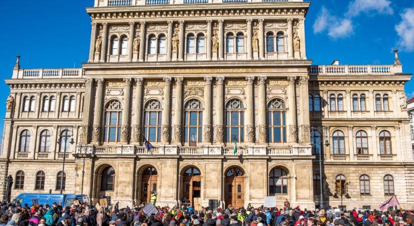 Magyar Péter beszédet mond a Magyar Tudományos Akadémia 200. közgyűlésének ünnepségén