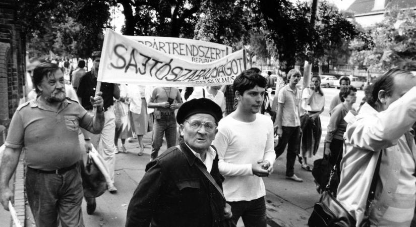 Ménesi út 27 - Látlelet egy egyetemi évfolyamról
