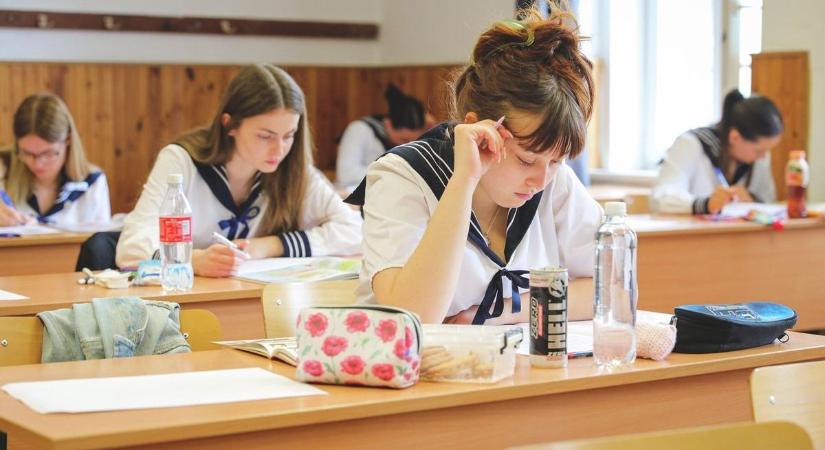 Kezdődik az érettségi, megoldások minden nap a kisalfold.hu-n!