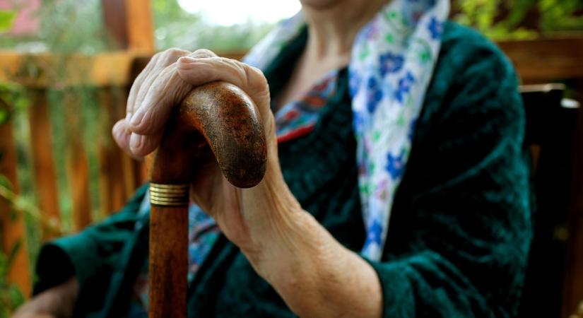 Idős, szívbeteg asszonyt raboltak ki Kazincbarcikán: a nő épp a gyógyszertárba tartott