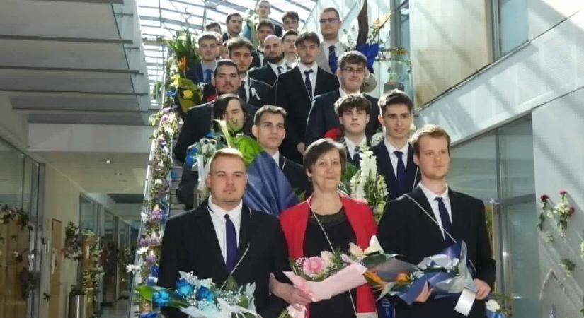 Megható búcsúzás, büszke tekintetek a Bánkiban – képgalériával