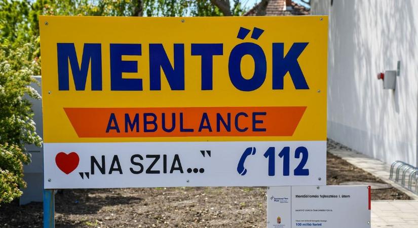 Váratlan felirat tűnt fel a 100 millióból megújult martfűi épületen – mindenki mosolyogva nézi