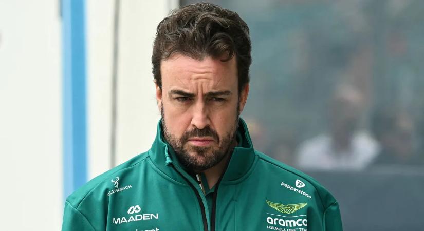 „Csak a Ferrarinak adatott meg a luxus” – Alonso szerint jogtalan előnyhöz jutott a rivális az esős Pirelli-teszt által